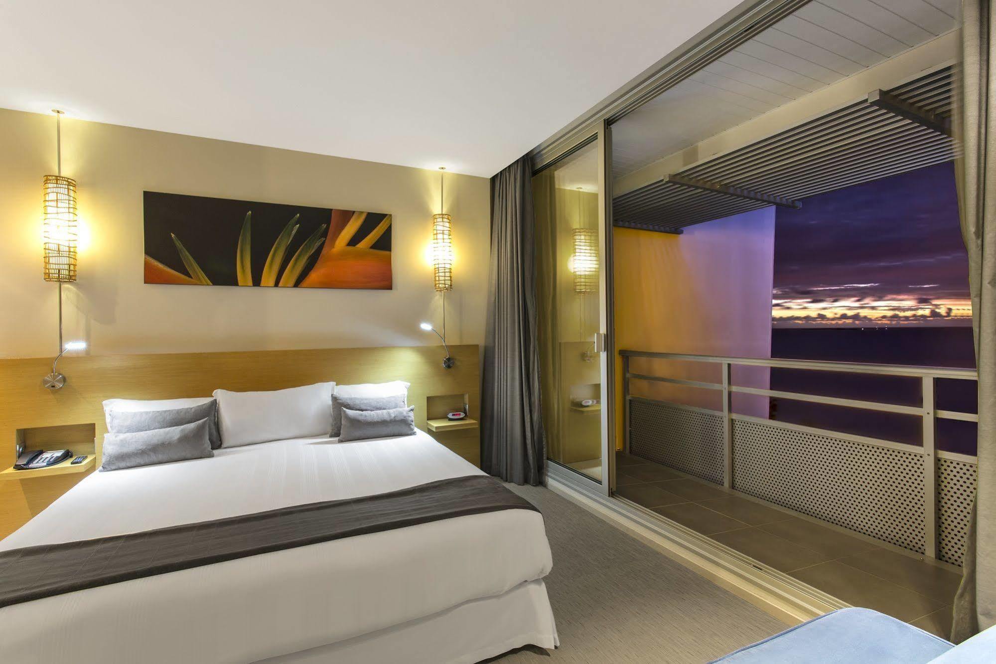 Chateau Royal Beach Resort & Spa, Noumea Dış mekan fotoğraf