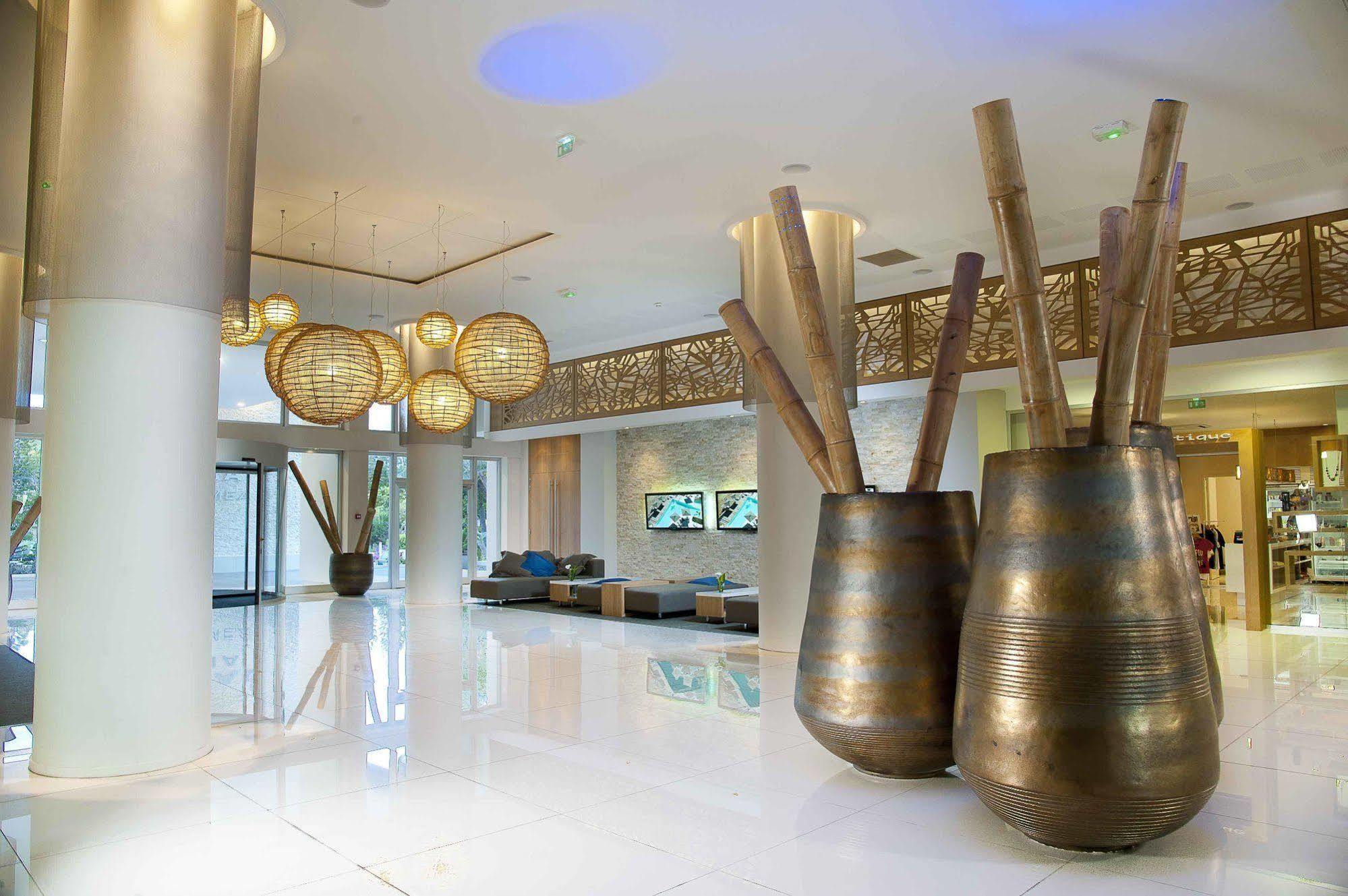 Chateau Royal Beach Resort & Spa, Noumea Dış mekan fotoğraf